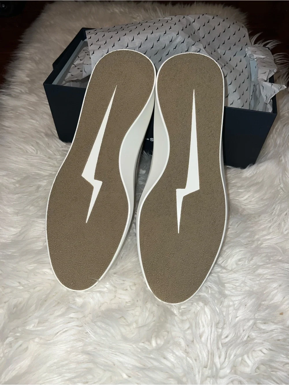 Wolf and Shepherd Cruise Mule Slip On Unisex Shoes Men’s 11 Women’s Size 12.5